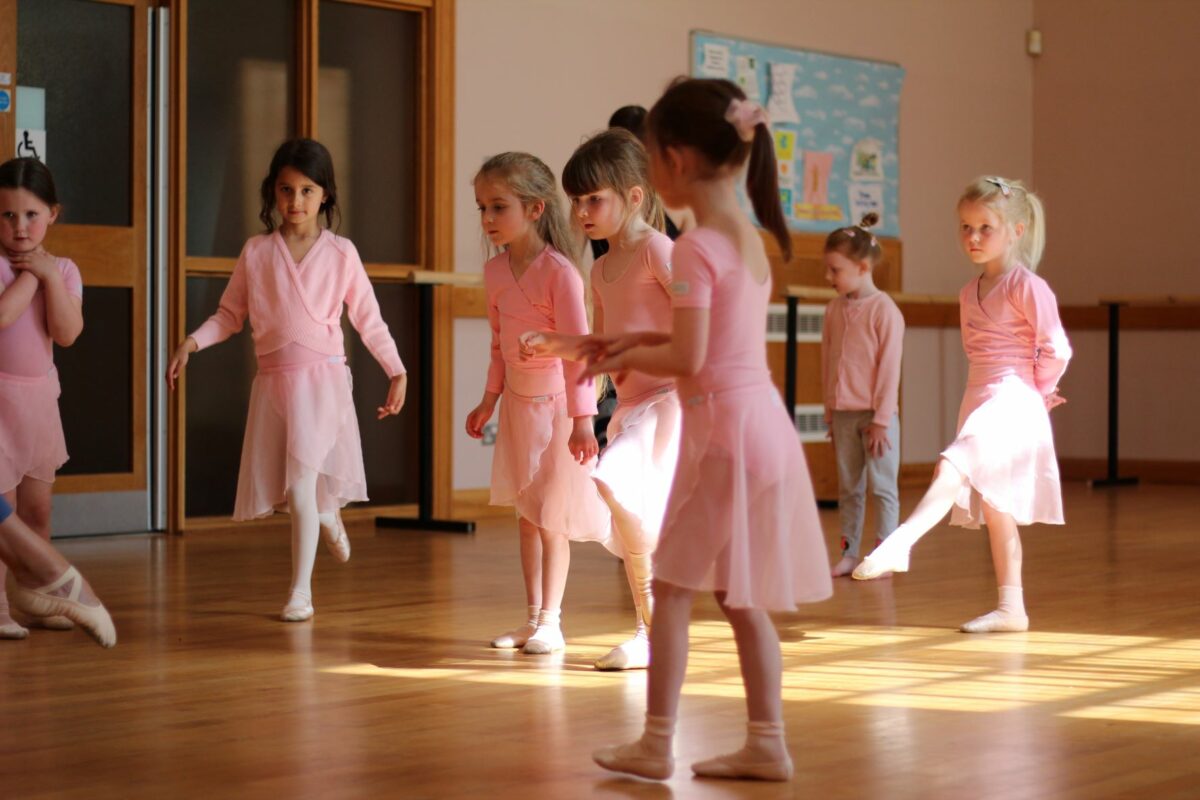 Clare Novaes Ballet School